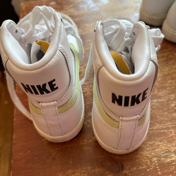 Nike mid ‘77 high tops - Picture 2 of 3